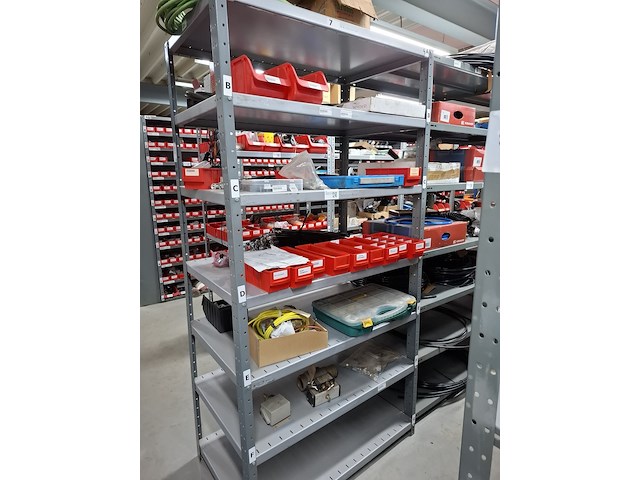 Diverse onderdelen o.a. pneumatiek - afbeelding 1 van  28