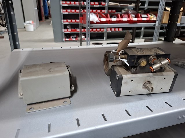 Diverse onderdelen o.a. pneumatiek - afbeelding 17 van  28