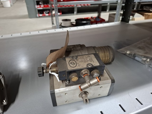 Diverse onderdelen o.a. pneumatiek - afbeelding 18 van  28