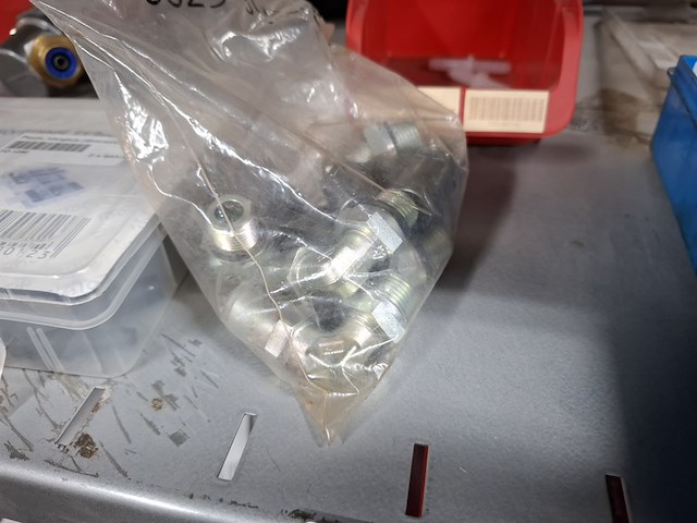 Diverse onderdelen o.a. pneumatiek - afbeelding 26 van  28