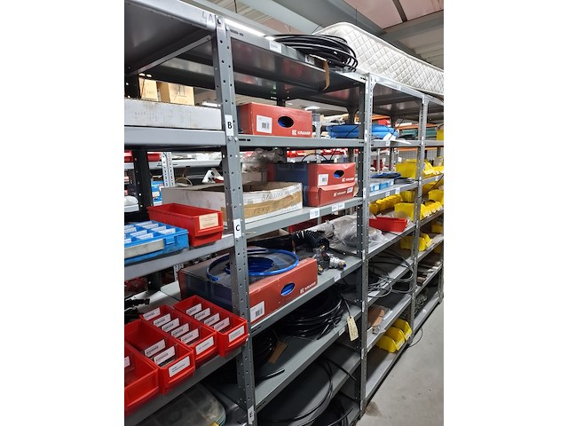 Diverse onderdelen o.a. pneumatiek - afbeelding 1 van  21