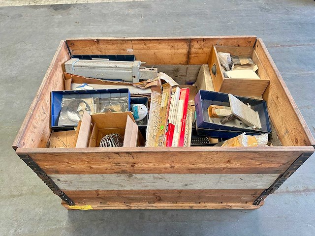 Diverse onderdelen op 2 pallets - afbeelding 2 van  8