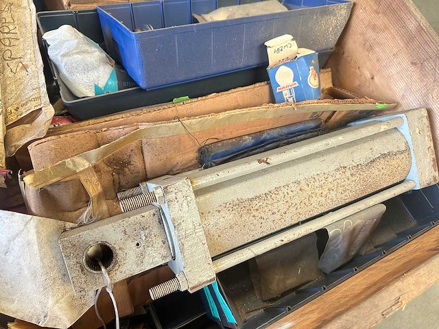 Diverse onderdelen op 2 pallets - afbeelding 5 van  8