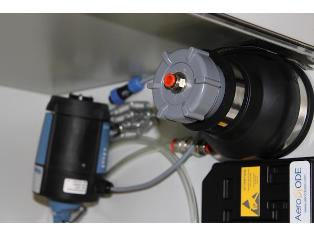 Diverse onderdelen t.b.v. testopstellingen/ prototypes in kast wo diodes en chips. - afbeelding 5 van  14