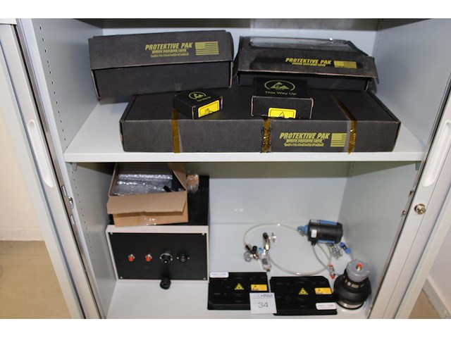 Diverse onderdelen t.b.v. testopstellingen/ prototypes in kast wo diodes en chips. - afbeelding 1 van  14