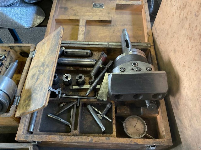 Diverse onderdelen voor frees en boormachine - afbeelding 2 van  7