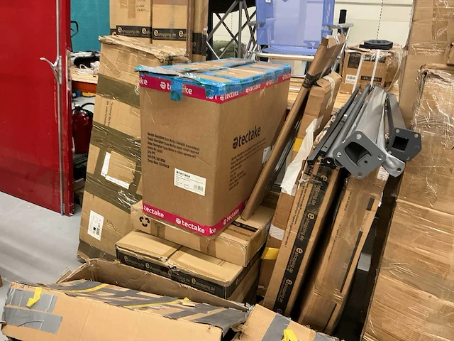 Diverse onderdelen voor stellingen, trampoline, stoelen enz - afbeelding 2 van  2