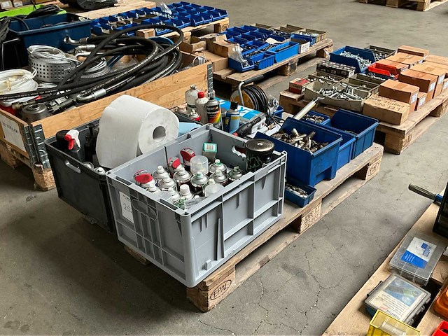 Diverse onderhoudsproducten - afbeelding 1 van  7