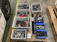 Diverse opspan onderdelen metaalbewerking - afbeelding 1 van  10