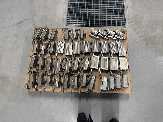 Diverse opspangereedschap (23x) - afbeelding 1 van  7