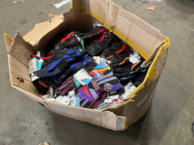 Diverse orina motorhandschoen (85x) - afbeelding 3 van  9