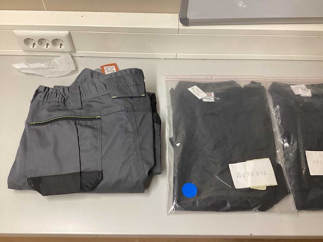 Diverse overige werkkleding (20x) - afbeelding 1 van  7