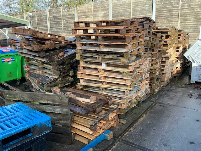 Diverse pallets - afbeelding 1 van  2
