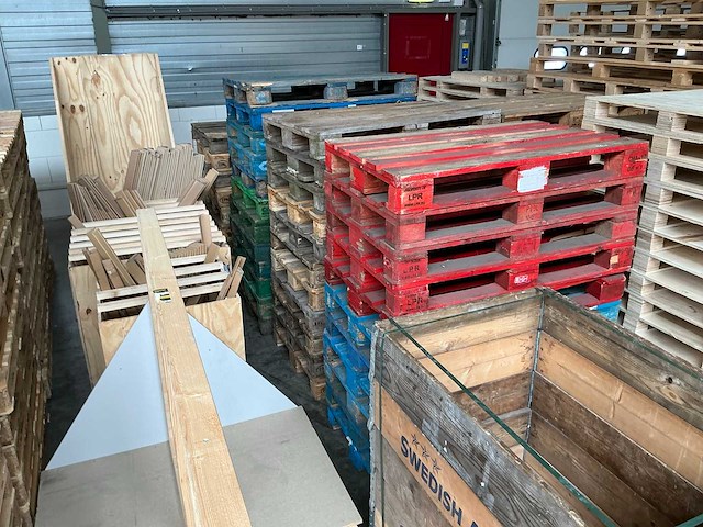 Diverse pallets - afbeelding 2 van  17