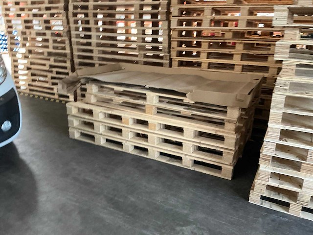 Diverse pallets - afbeelding 7 van  17