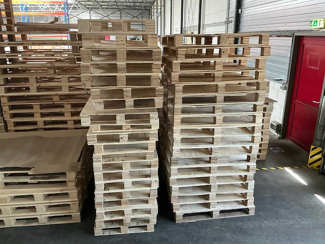 Diverse pallets - afbeelding 8 van  17