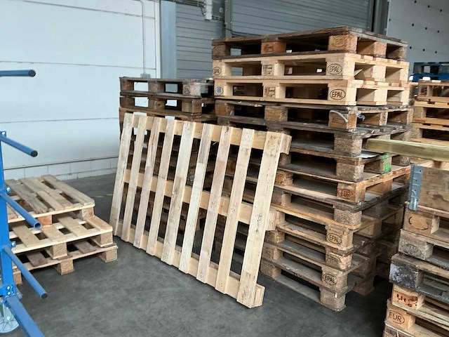Diverse pallets - afbeelding 12 van  17
