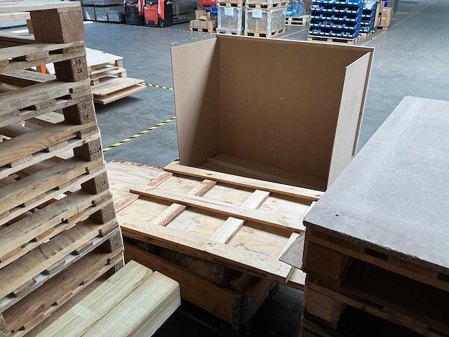 Diverse pallets - afbeelding 14 van  17