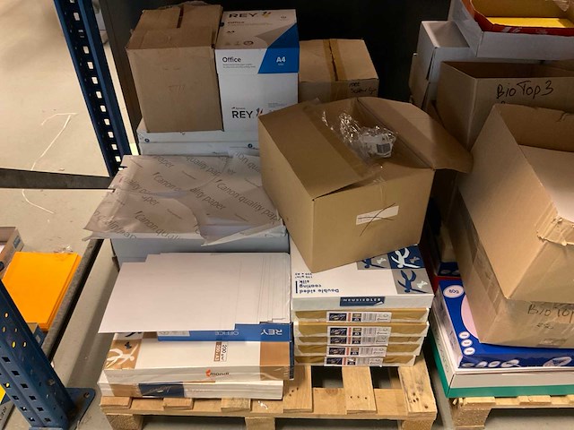 Diverse papier en etiketten - afbeelding 6 van  17