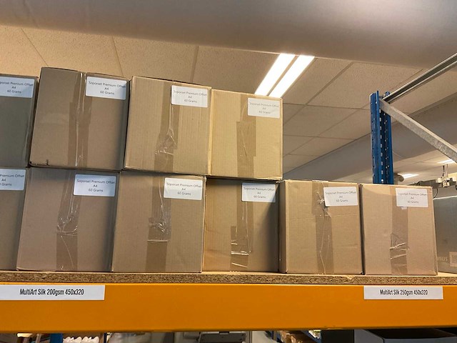Diverse papier en etiketten - afbeelding 1 van  10