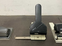 Diverse papier snij apparaten en perforators (7x) - afbeelding 2 van  12