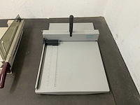 Diverse papier snij apparaten en perforators (7x) - afbeelding 6 van  12