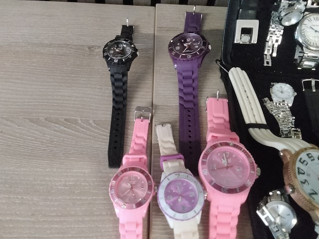 Diverse partij horloges - afbeelding 4 van  5