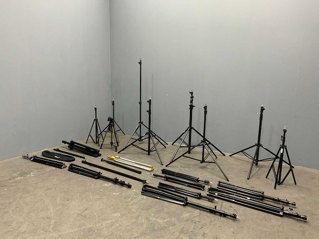 Diverse partij statieven - afbeelding 1 van  7