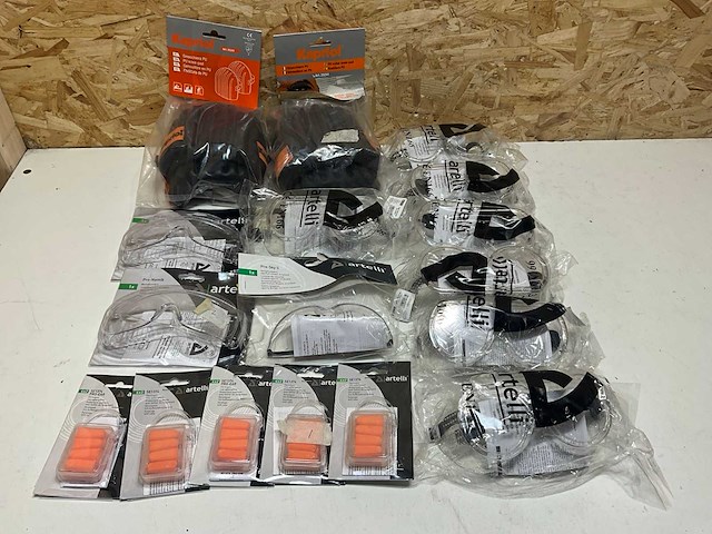 Diverse pbm (17x) - afbeelding 1 van  11