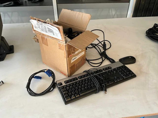 Diverse pc toebehoren en stekkerdozen - afbeelding 4 van  4