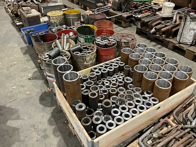 Diverse penbussen - afbeelding 1 van  8