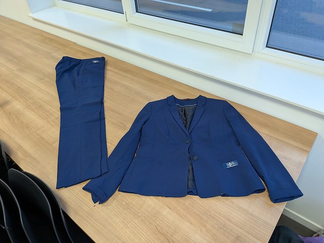 Diverse personenvervoer uniformen en kleding - afbeelding 14 van  15