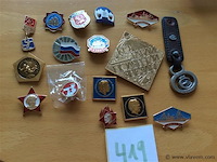 Diverse pins - afbeelding 1 van  4