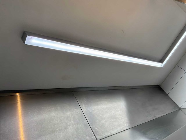 Diverse plafond- en hangverlichting - afbeelding 4 van  13