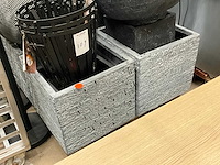 Diverse plantenbakken en vuurkorven - afbeelding 2 van  6