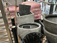 Diverse plantenbakken en vuurkorven - afbeelding 5 van  6