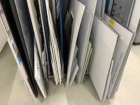 Diverse platen met stalen rek - afbeelding 2 van  12