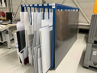 Diverse platen met stalen rek - afbeelding 1 van  12