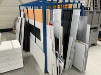 Diverse platen met stalen rek - afbeelding 1 van  5