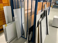 Diverse platen met stalen rek - afbeelding 5 van  5