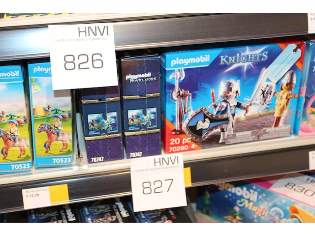 Diverse playmobil speeldozen op schap, 14 stuks. - afbeelding 1 van  1