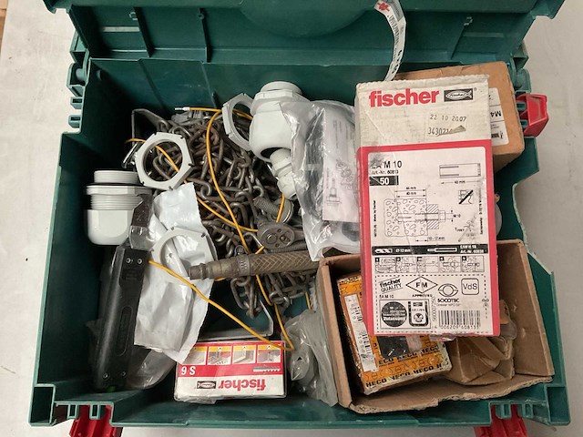 Diverse pluggen bouten, moeren & ringen - afbeelding 2 van  2