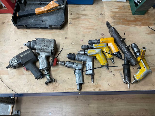 Diverse pneumatische gereedschap (9x) - afbeelding 1 van  7
