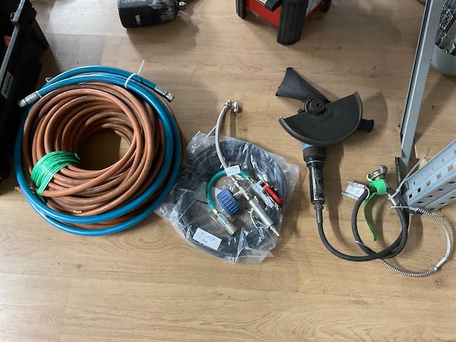 Diverse pneumatische gereedschap - afbeelding 1 van  4