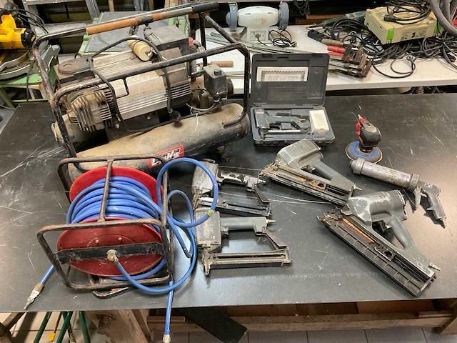 Diverse pneumatische gereedschap - afbeelding 1 van  21