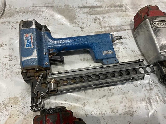 Diverse pneumatische gereedschappen - afbeelding 3 van  6