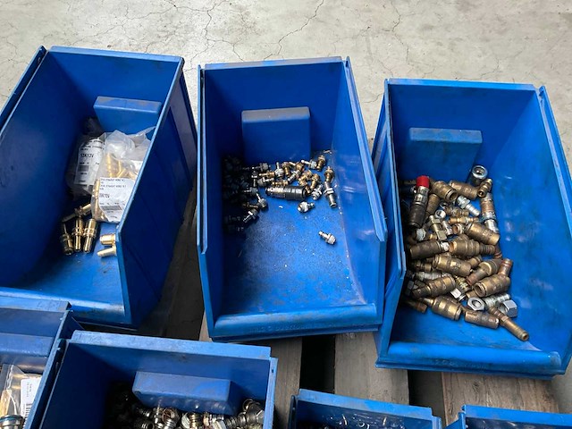 Diverse pneumatische koppelingen - afbeelding 6 van  7