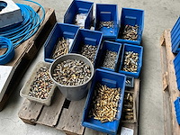 Diverse pneumatische koppelingen - afbeelding 1 van  7