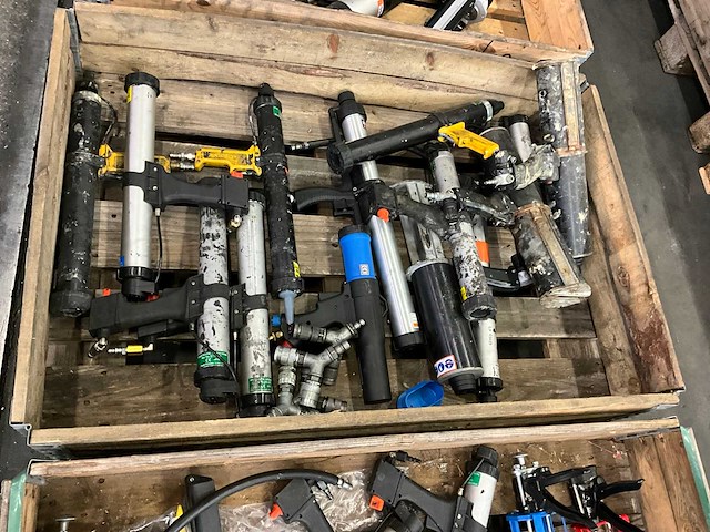 Diverse pneumatische lijm- en kitspuiten (14x) - afbeelding 2 van  5