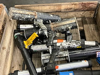 Diverse pneumatische lijm- en kitspuiten (14x) - afbeelding 3 van  5